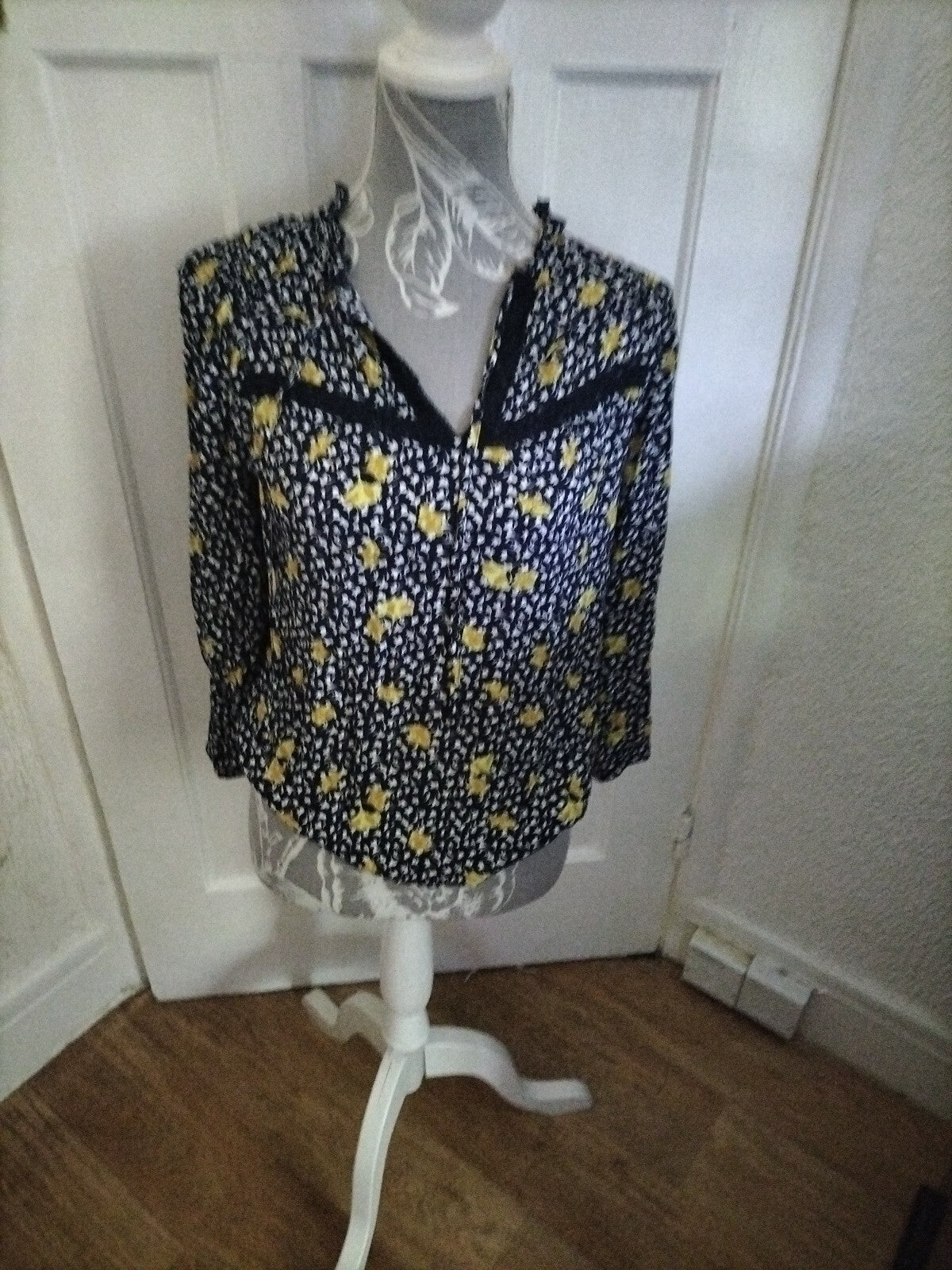 Ladies Monsoon Size Small Yellow And Black Long Sleeved Blouse