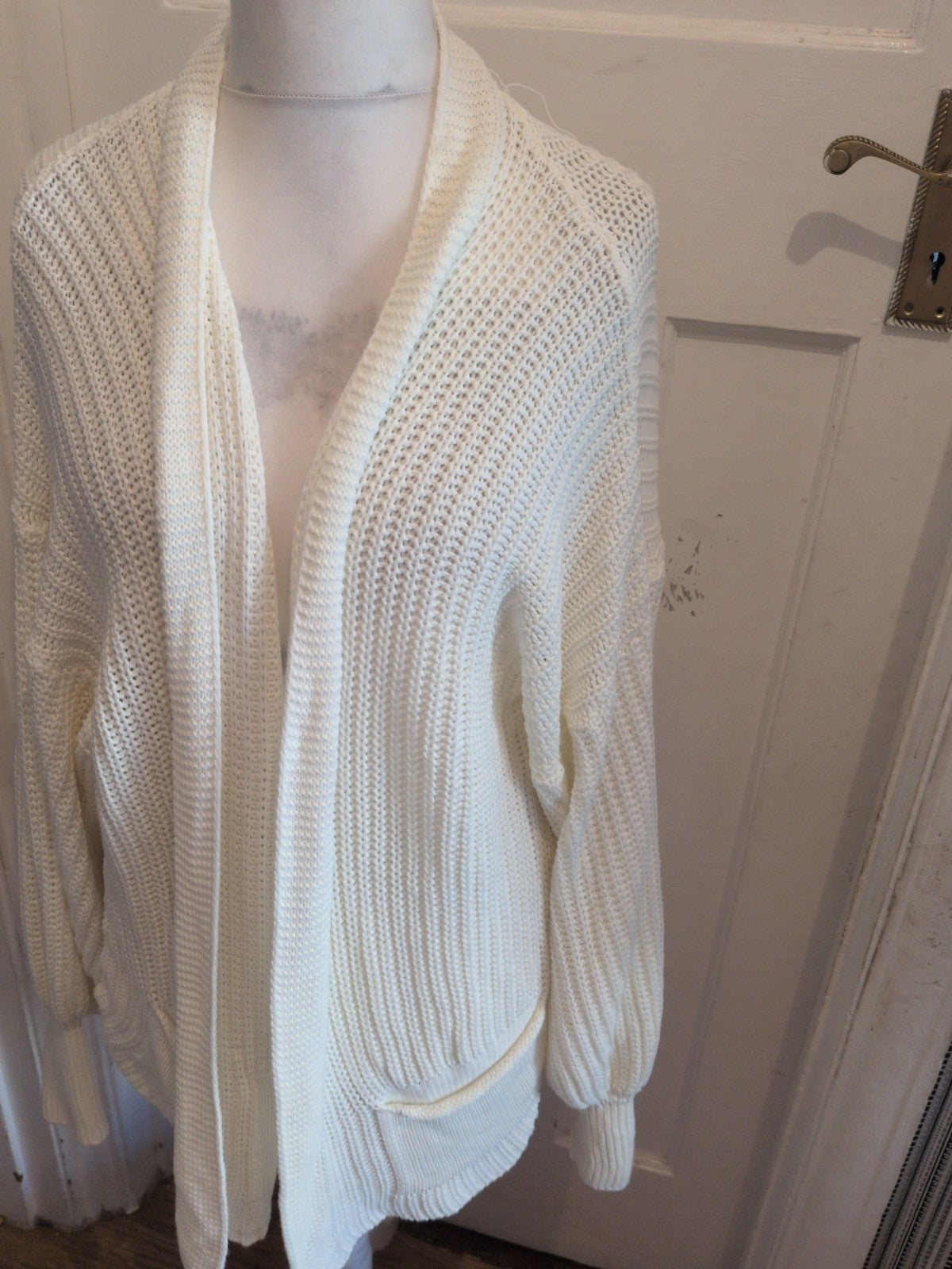 Ladies Size Large Cream Knit Acrylic Cardigan