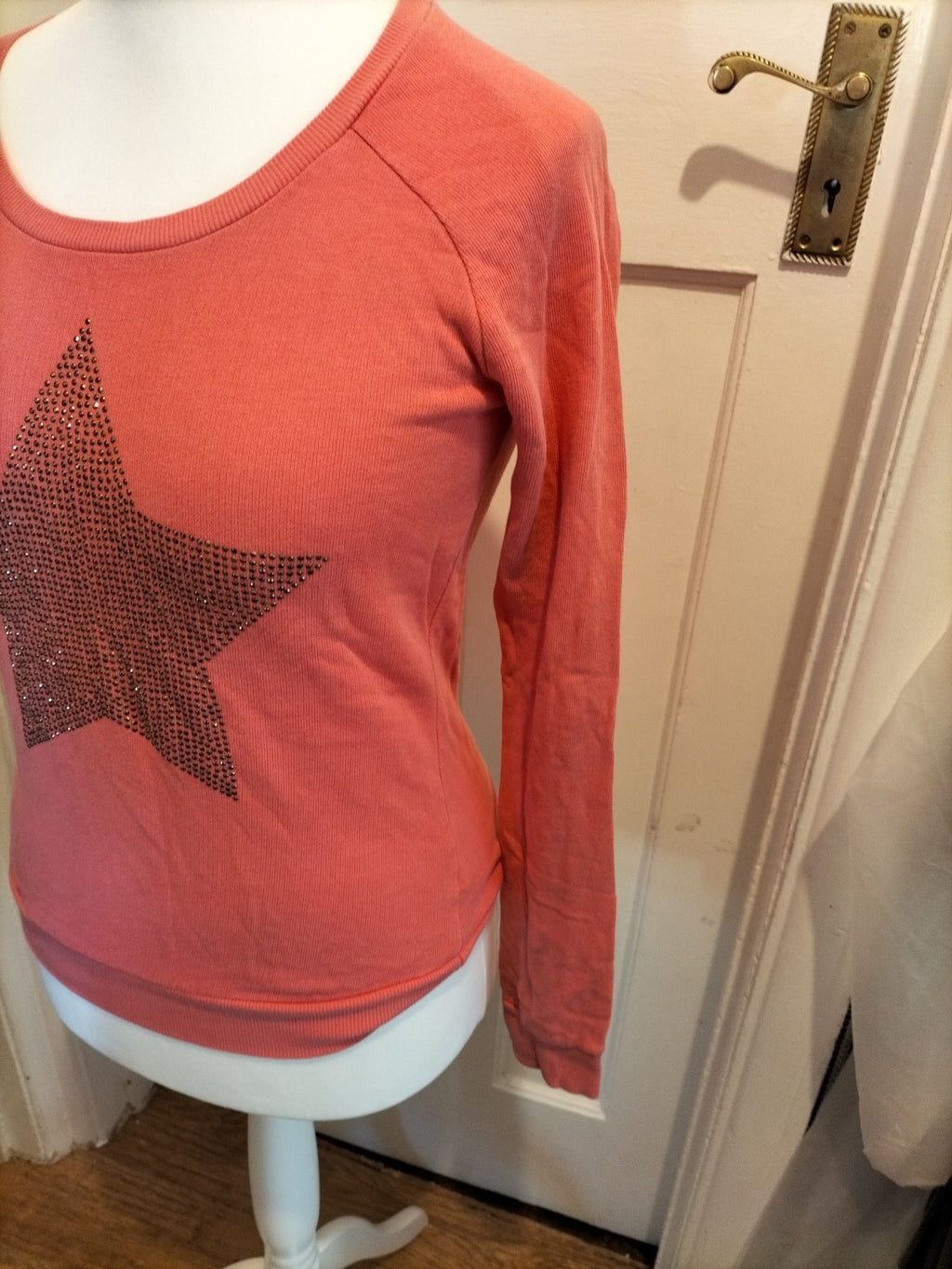 Ladies Only Size Small Coral Star Long Sleeved Top