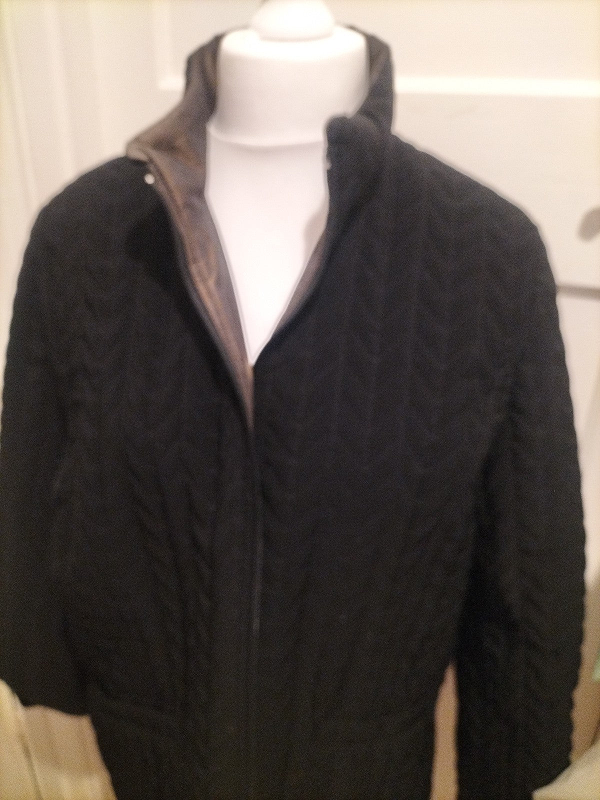 Ladies Size XL Black With Brown Lining Zipped Jacket