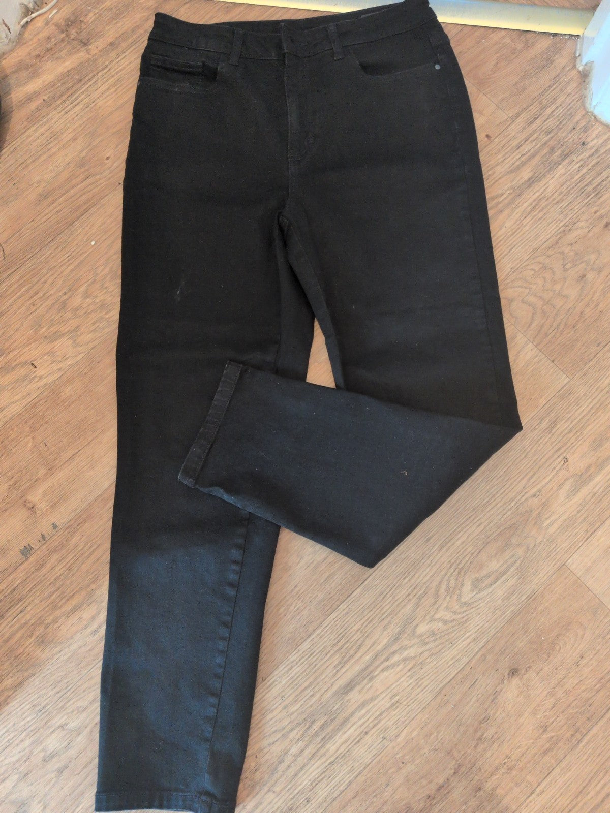 Ladies Tu Size 12s Short Black Straight Jeans