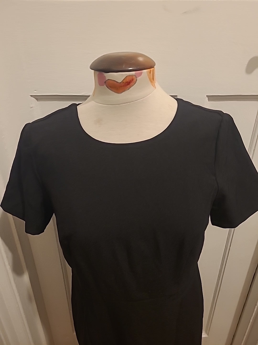 Ladies Papaya Collection Size 10 Black Short Sleeved A-Line Dress
