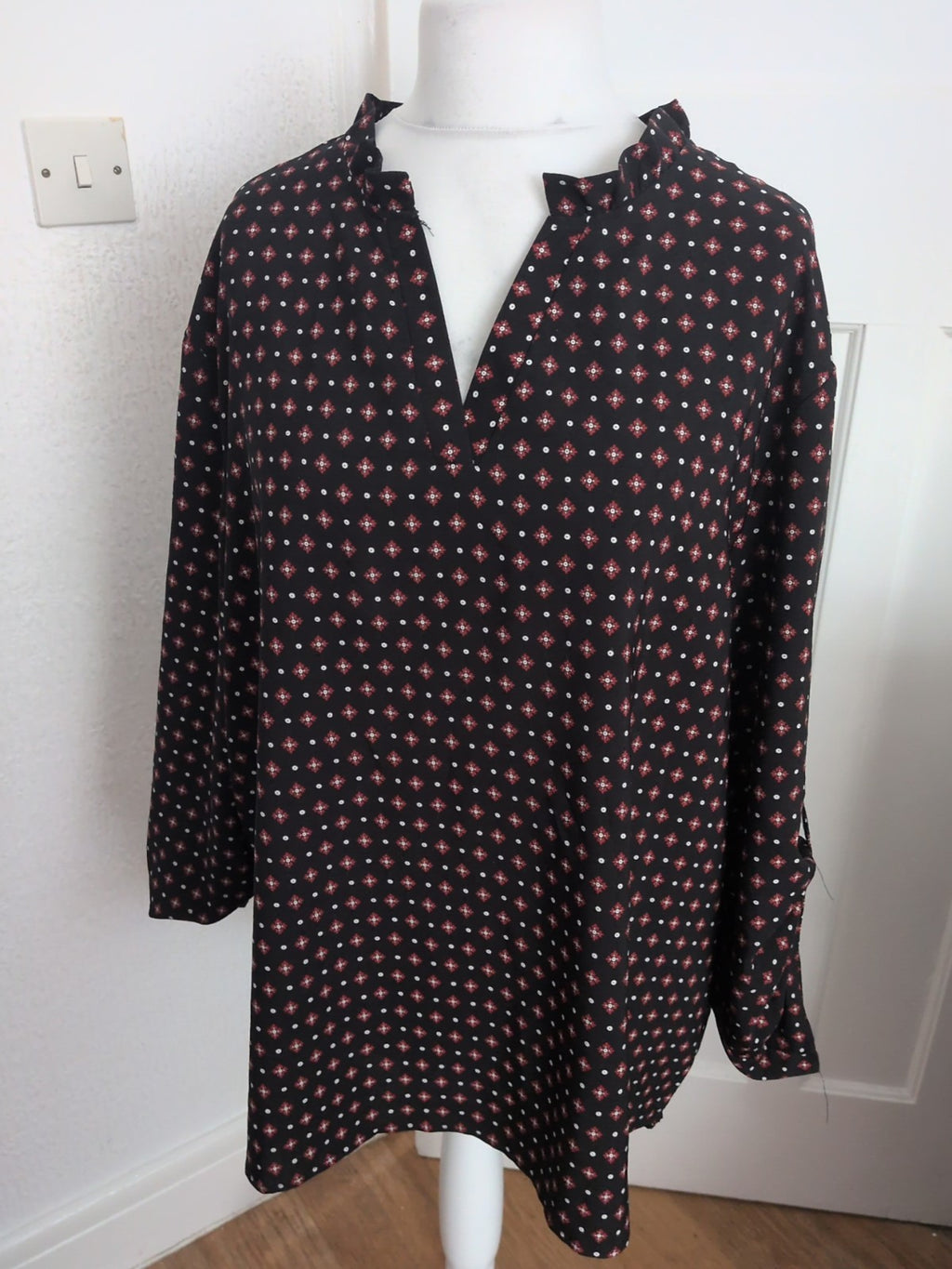 Ladies 3XL Black Pattern Long Sleeve Blouse