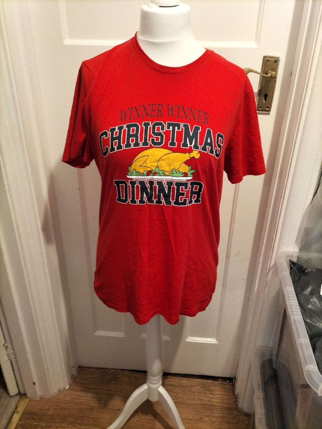 Mens Pep&Co Size Large Red "Christmas Dinner" Tshirt