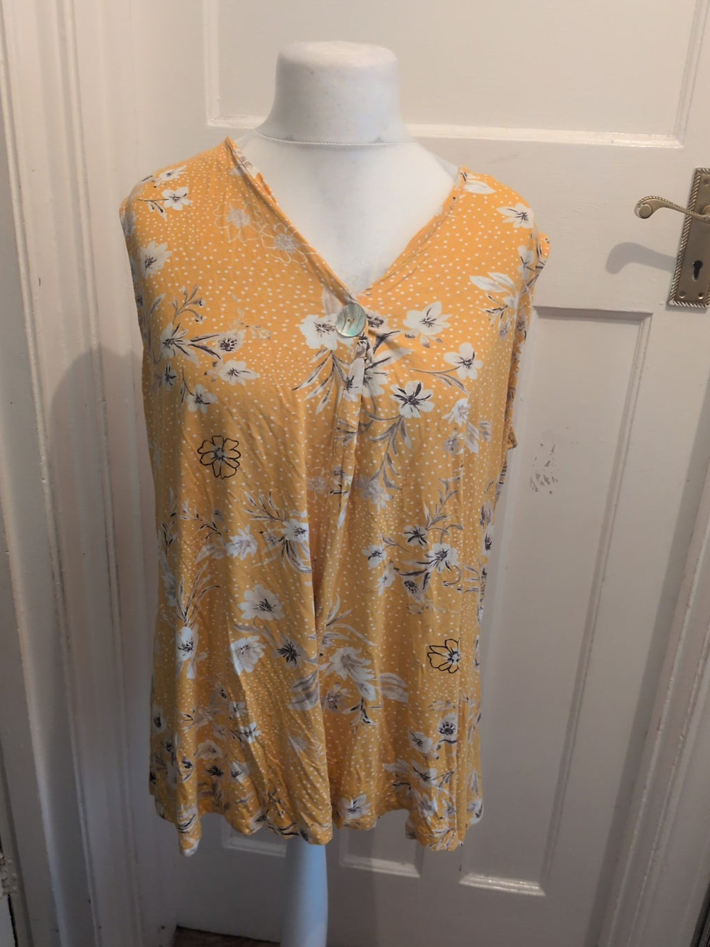 Bonmarche 20 Yellow Floral Sleeveless Blouse
