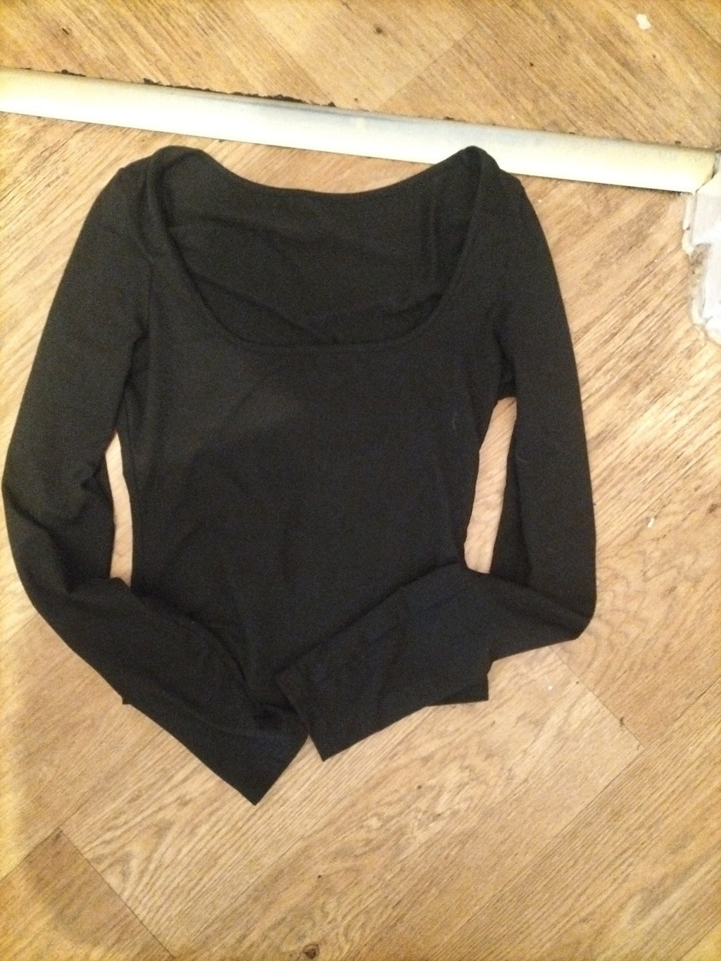 Ladies Small Black Scoop Square Neck T-shirt Long Sleeved