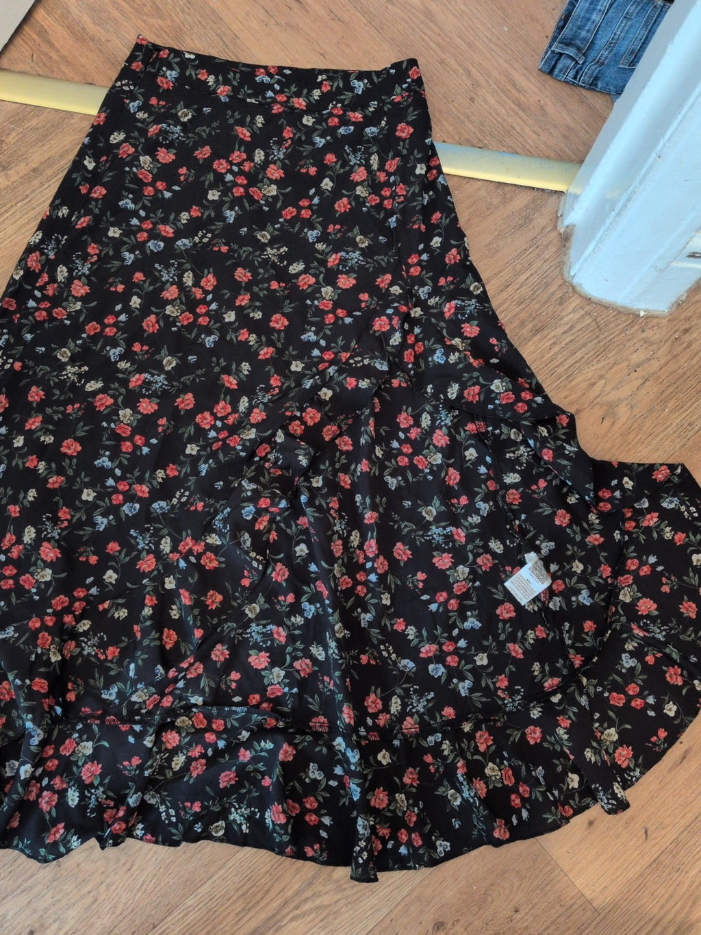 Shein Medium Black Floral Split Hem Long Length Skirt