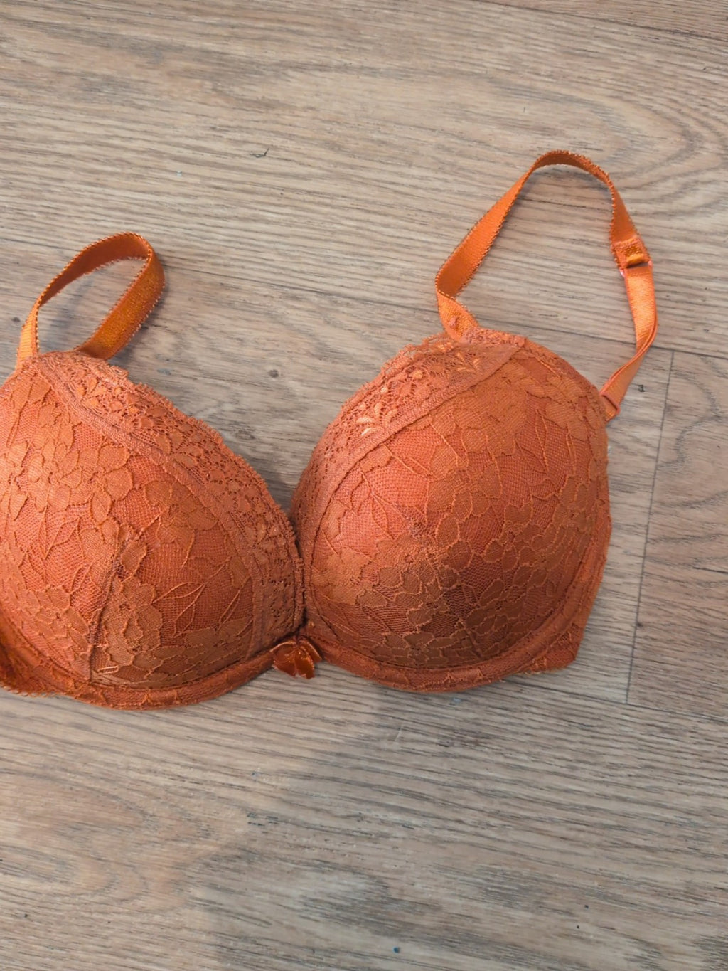 New Look 32C And Size 8 Orange Lace Bra And Pants