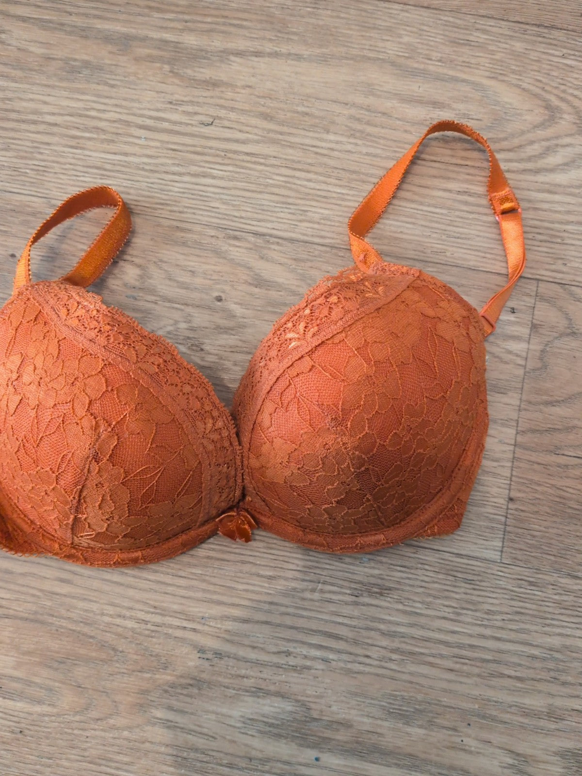 New Look 32C And Size 8 Orange Lace Bra And Pants
