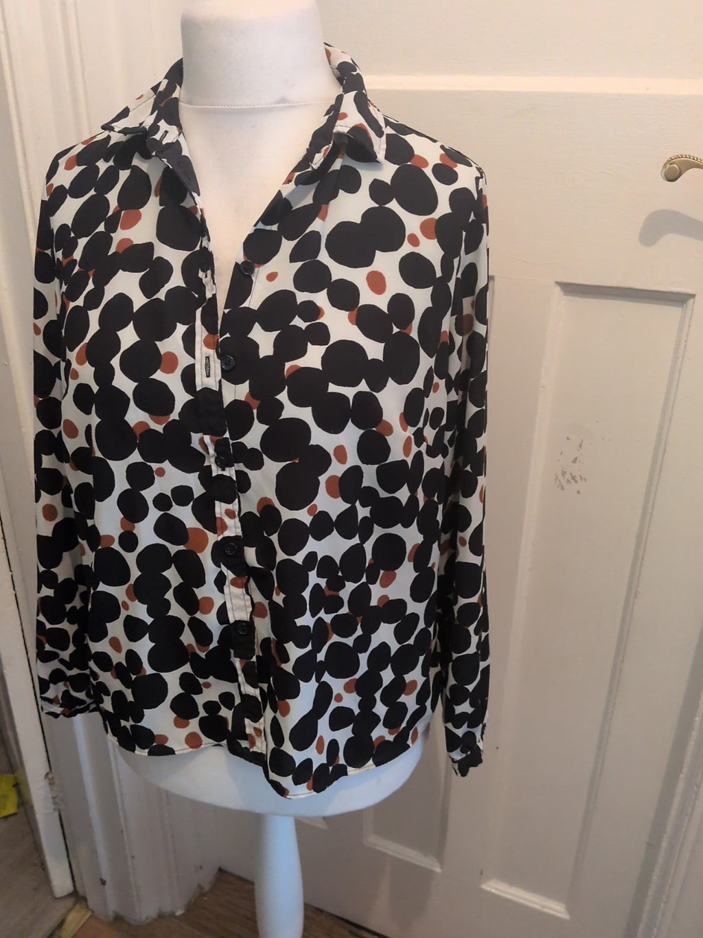 Tu 14 Brown Black White Long Sleeve Buttoned Blouse