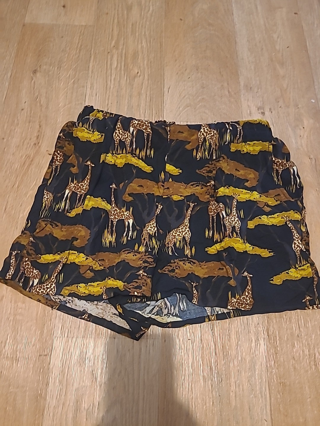 Ladies Primark Size 8 Safari Patterned Elasticated Shorts