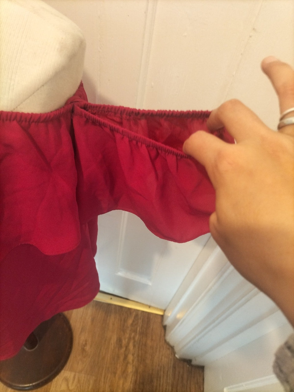 Ladies Stradivarius Size Small Deep Pinky Purple Elasticated Hem Short...