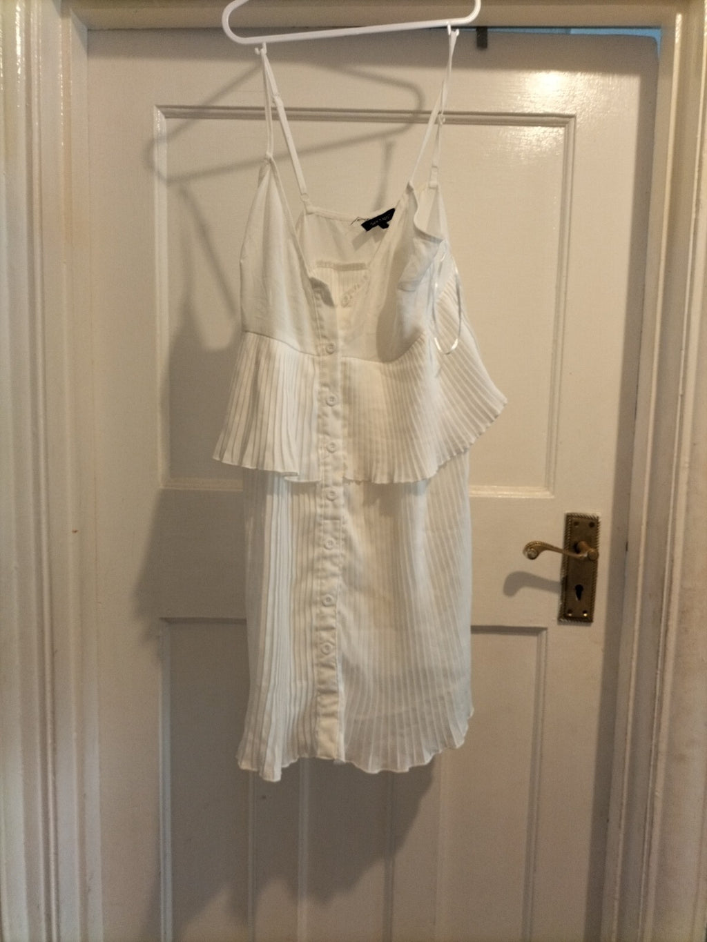 Ladies I Saw It First Size 6 White Crinkle Top