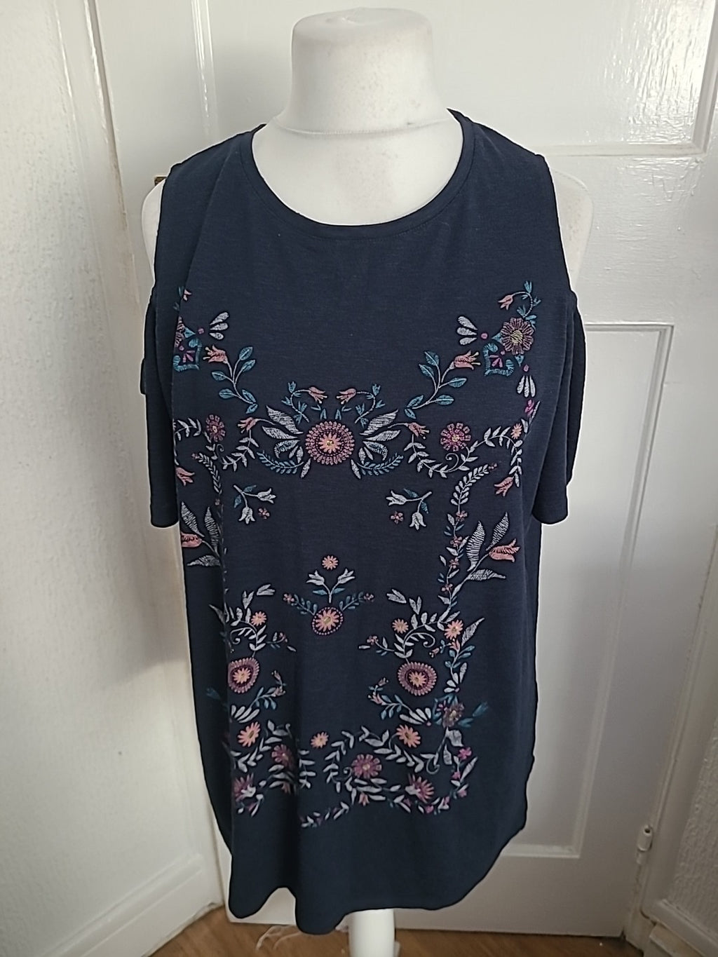 Ladies Papaya Size 20 Dark Navy Floral Short Sleeved Blouse