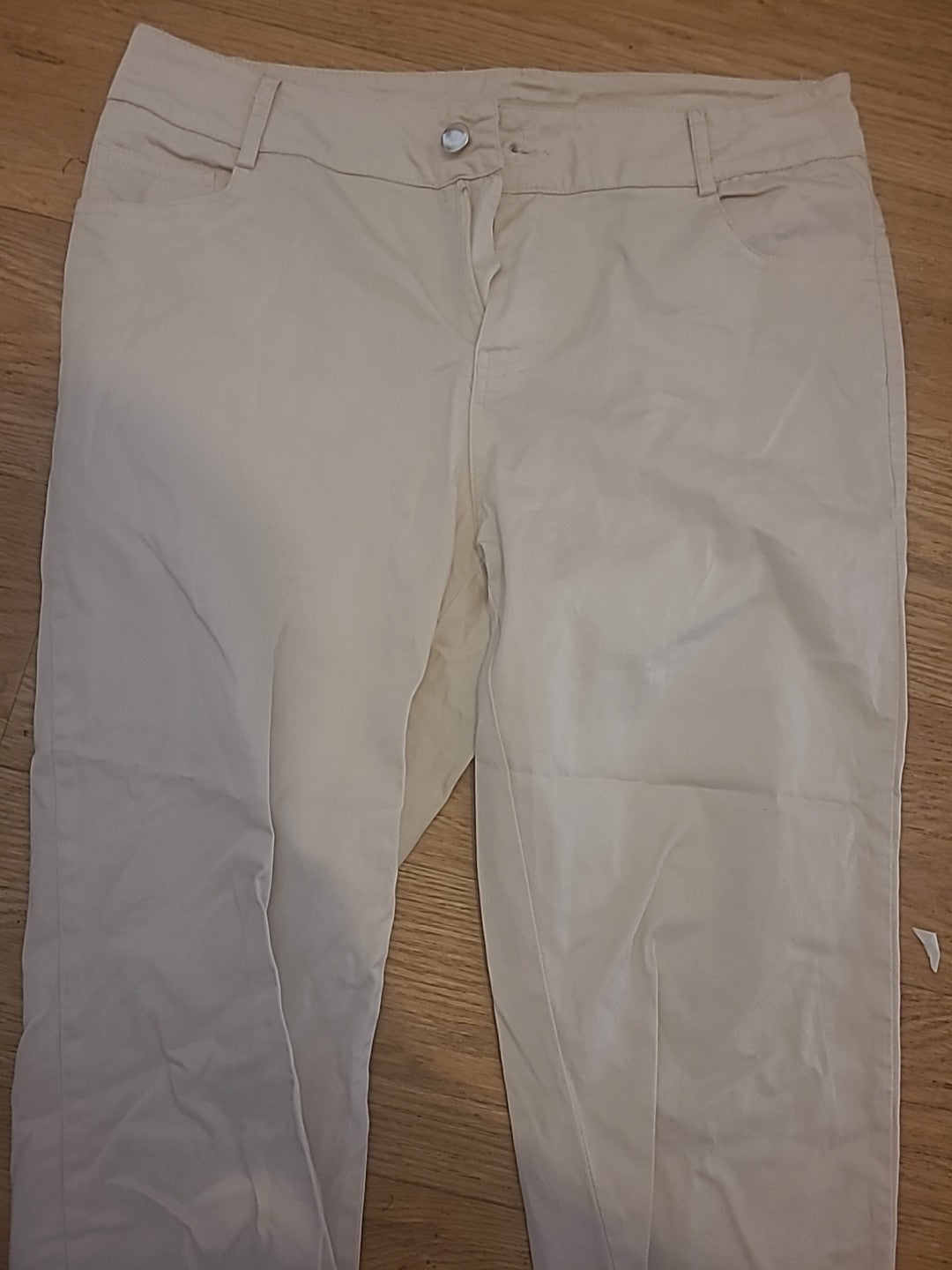 Ladies Cqcoquetto Size Euro 40 Beige Cropped Trousers