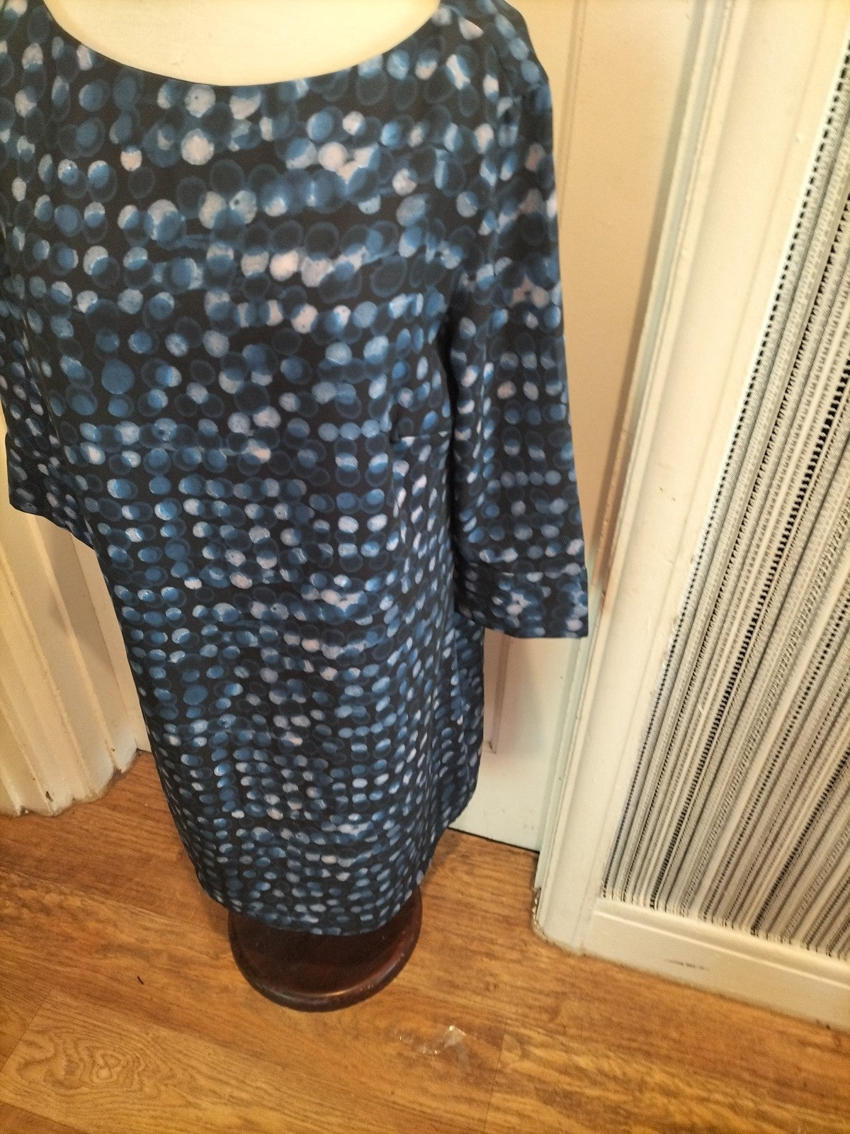 Ladies H+M Size Medium Blue Toned Circle Mid Sleeved Dress
