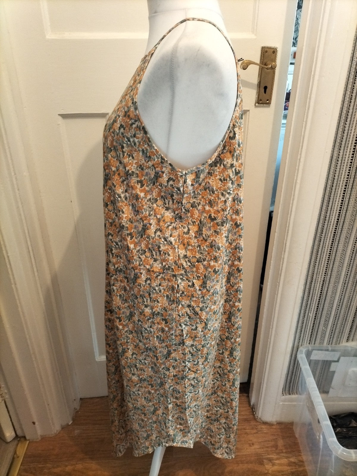 Brand New Ladies Vonda Size 2XL Green/Orange Sleeveless Dress