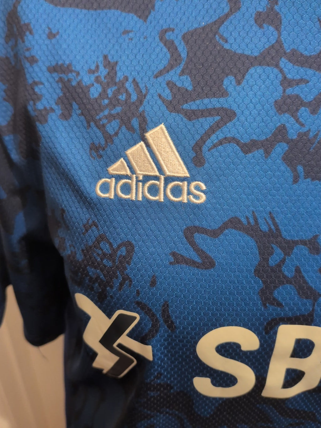 Mens Adidas Size XL Leeds United Dri Fit Blue Shirt