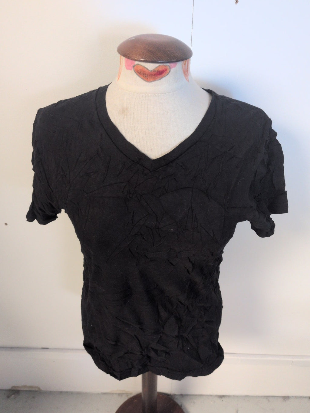 Ladies Gildan Size Small Black Short Sleeve V Neck T-shirt