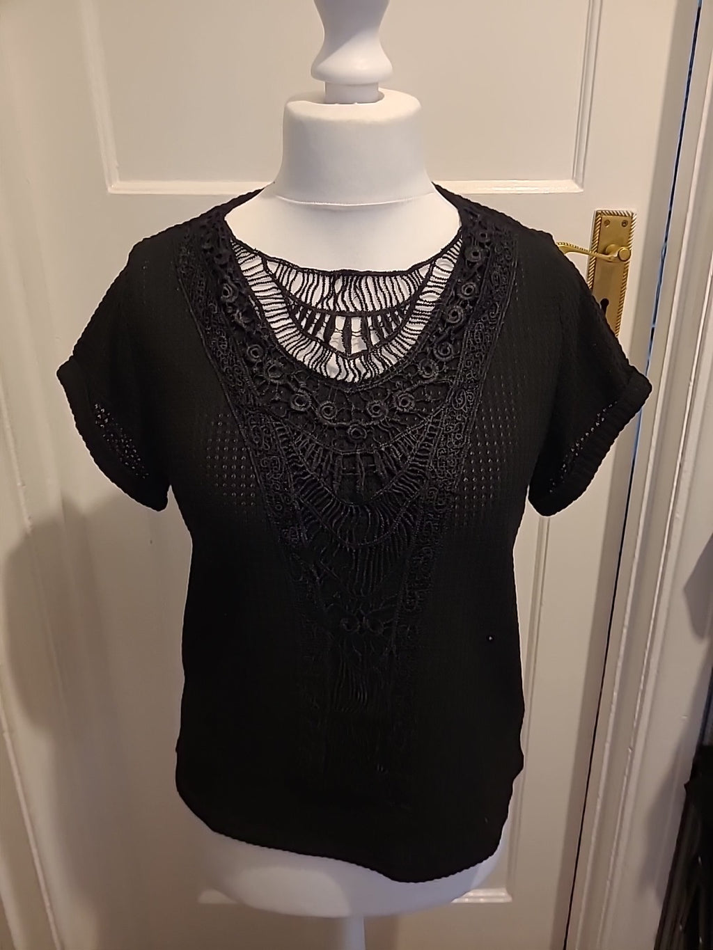 Ladies Size Large Black Knit Detailed Neck Short Sleeved Blouse