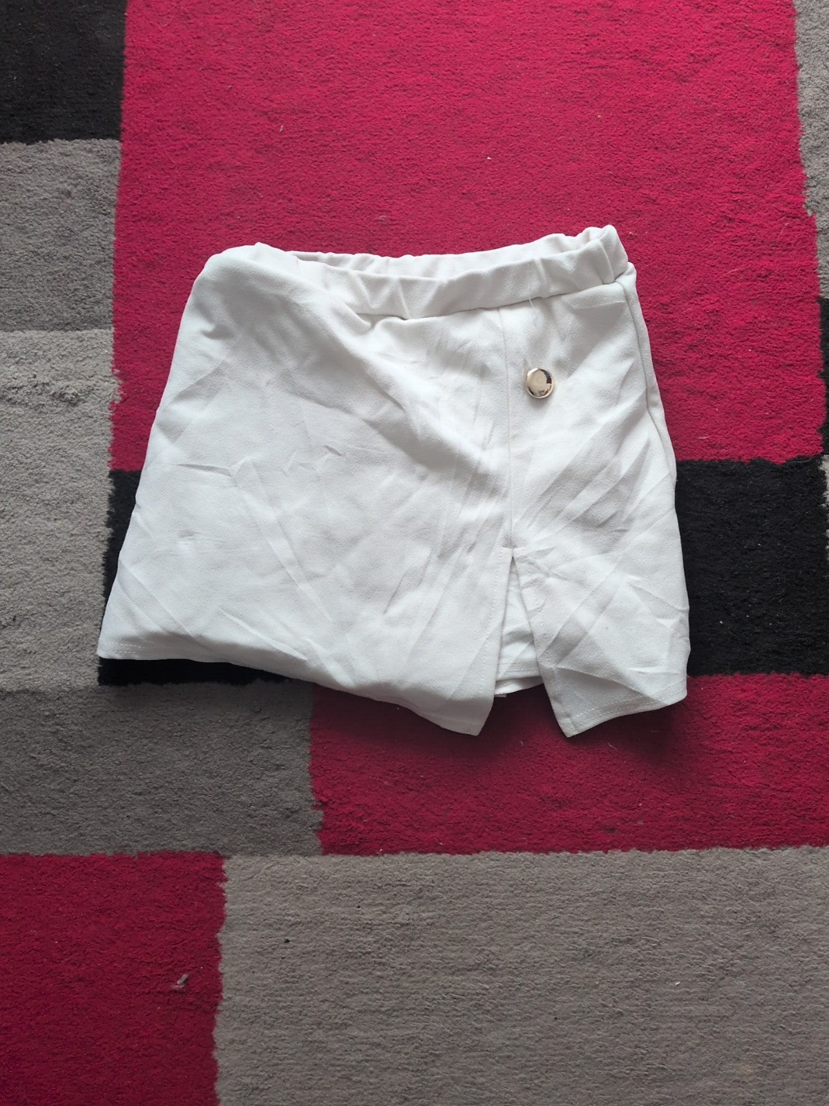 Ladies Boohoo Size 10 White Skort