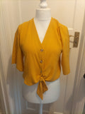 Ladies Cameo Rose Top Size 8 Yellow/ Mustard Short Sleeved