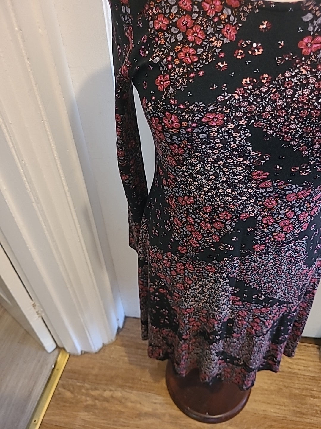 Ladies Size Medium Floral Mid Sleeved Dress