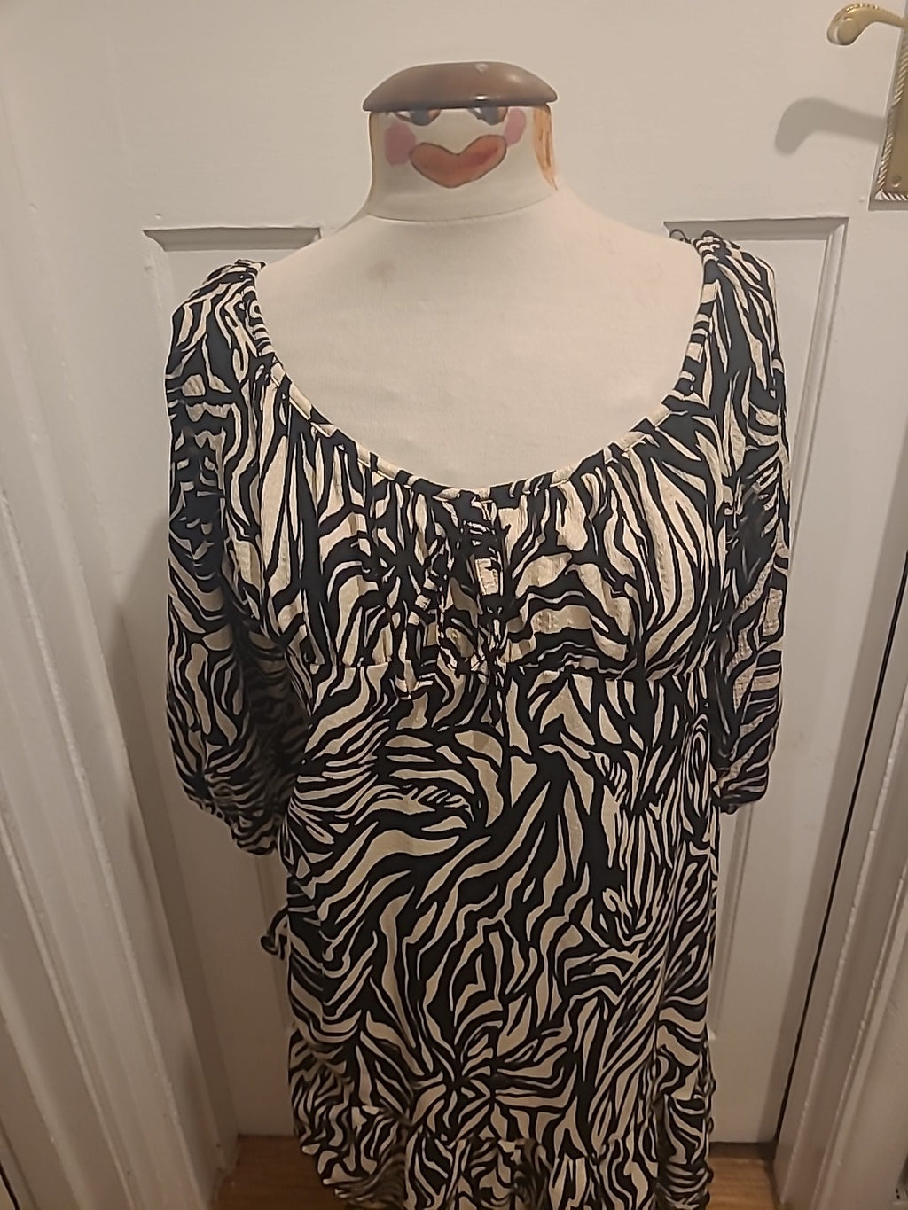 Ladies Pep&Co Size Large Beige And Black Dress