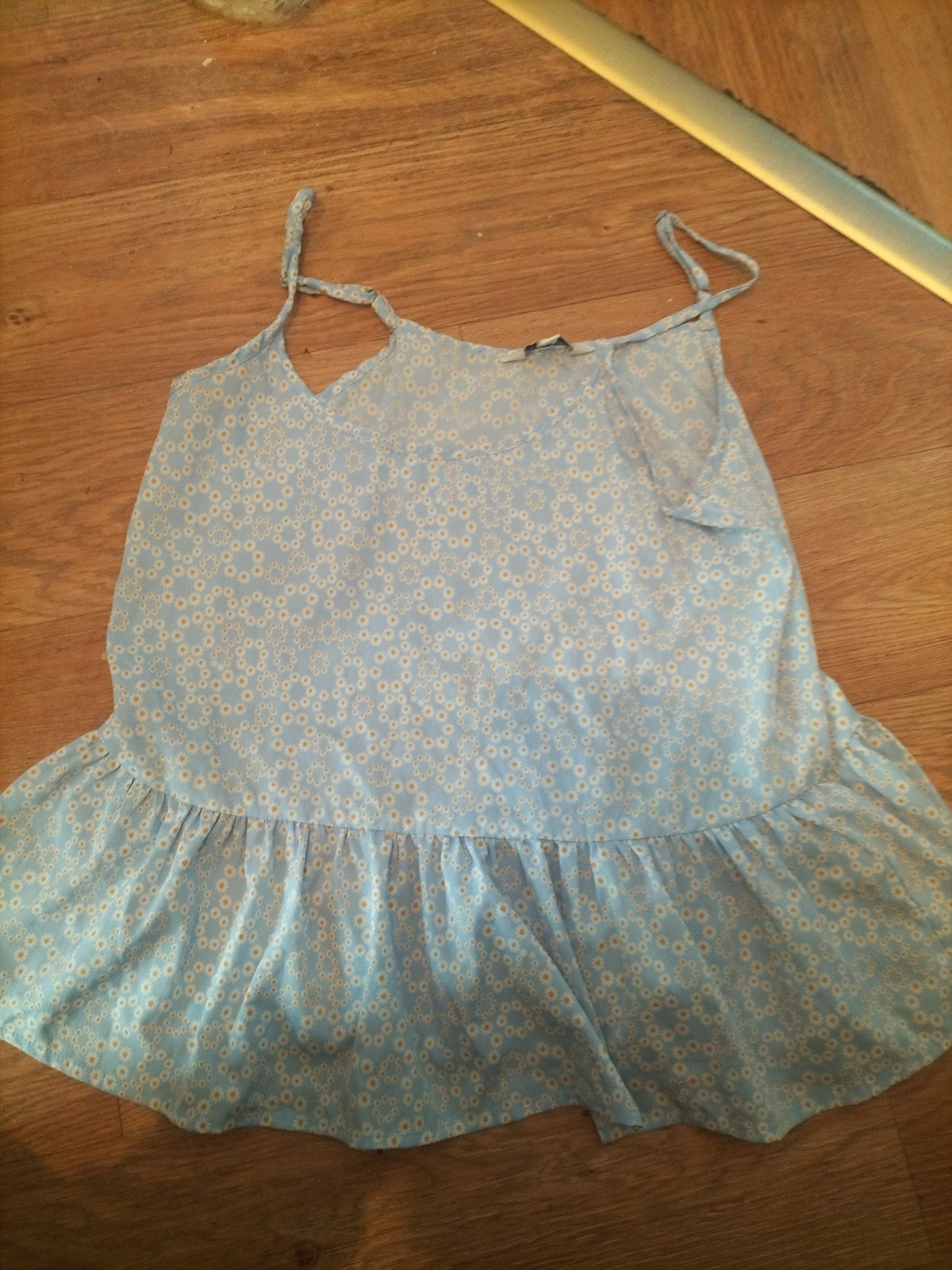 Ladies Brave Soul Size Small Blue And White Floral Sleeveless Blouse