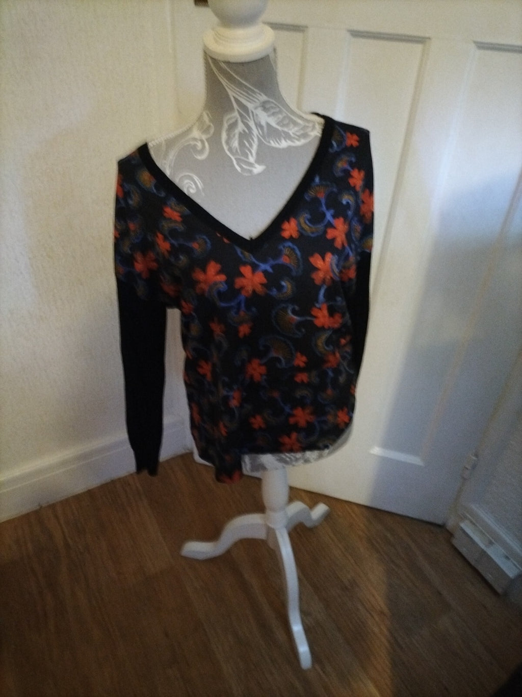 Ladies Zara Size Small Floral Long Sleeved Blouse