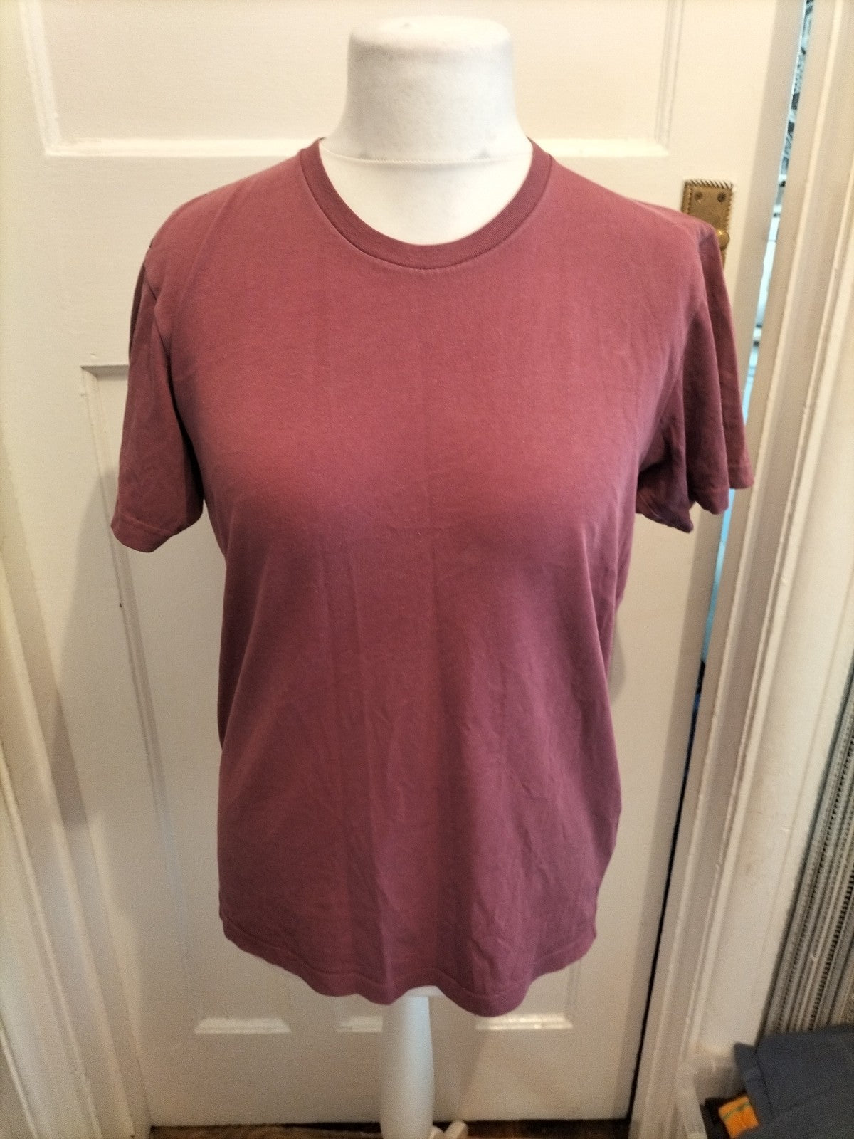Mens Uniqlo Size Medium Purple Short Sleeved T-shirt