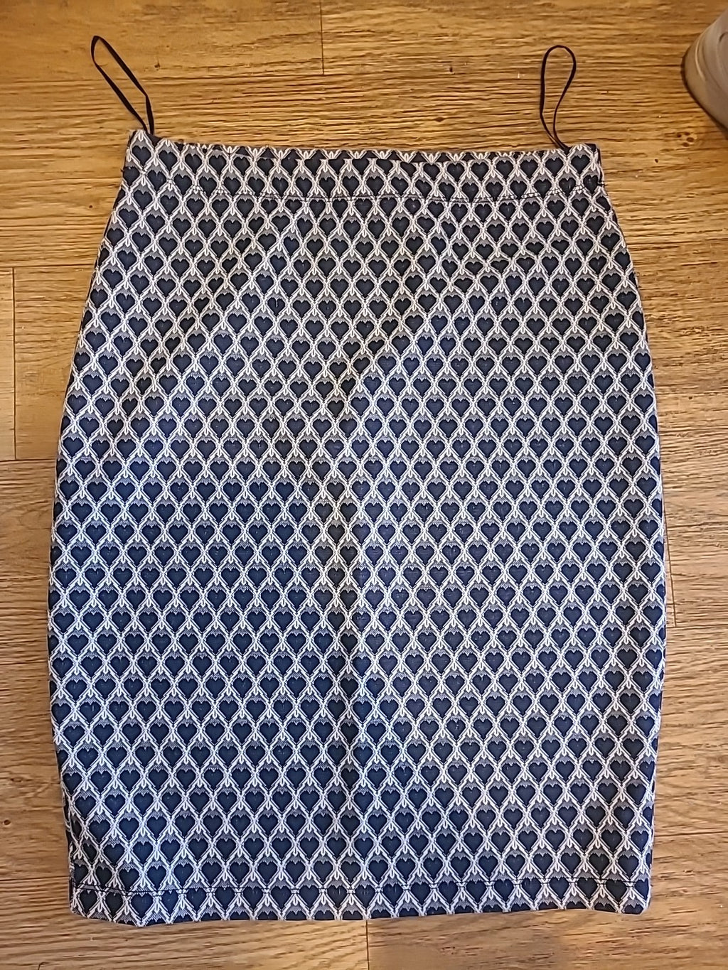 Ladies Tu Size 8 Loveheart Detail Knee Length Skirt
