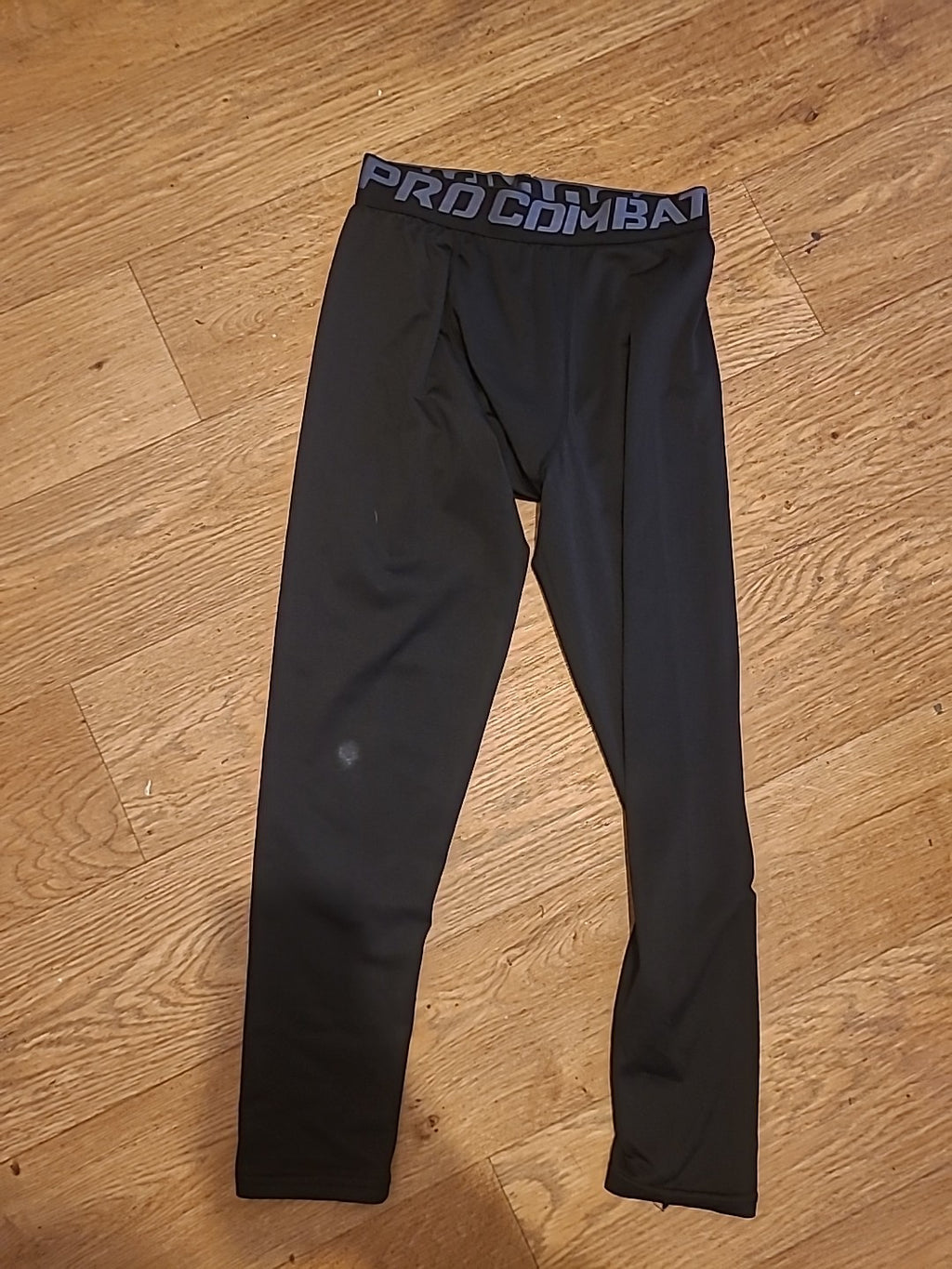 Ladies Combat Pro Size Small Black Ankle Leggings