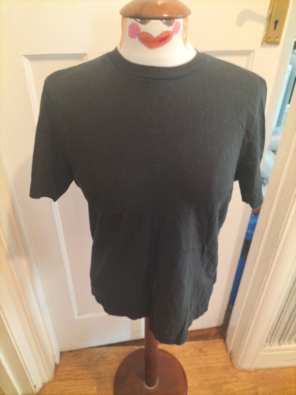 Mens Burton Size Small Black Short Sleeved Tshirt