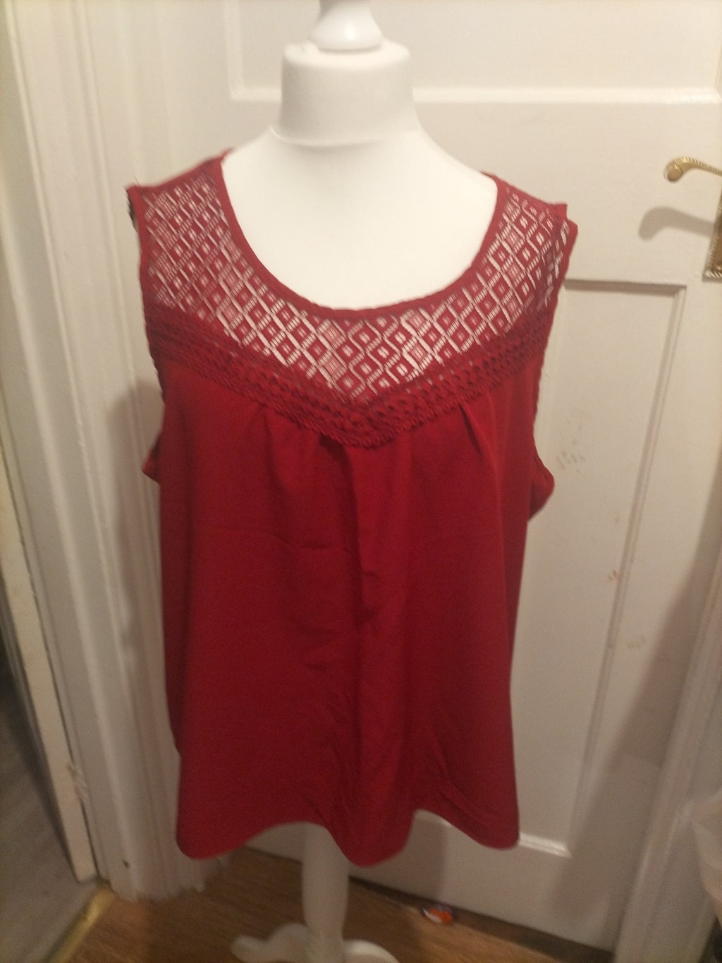 Ladies Size 4XL Deep Red Sleeveless Patterned Top