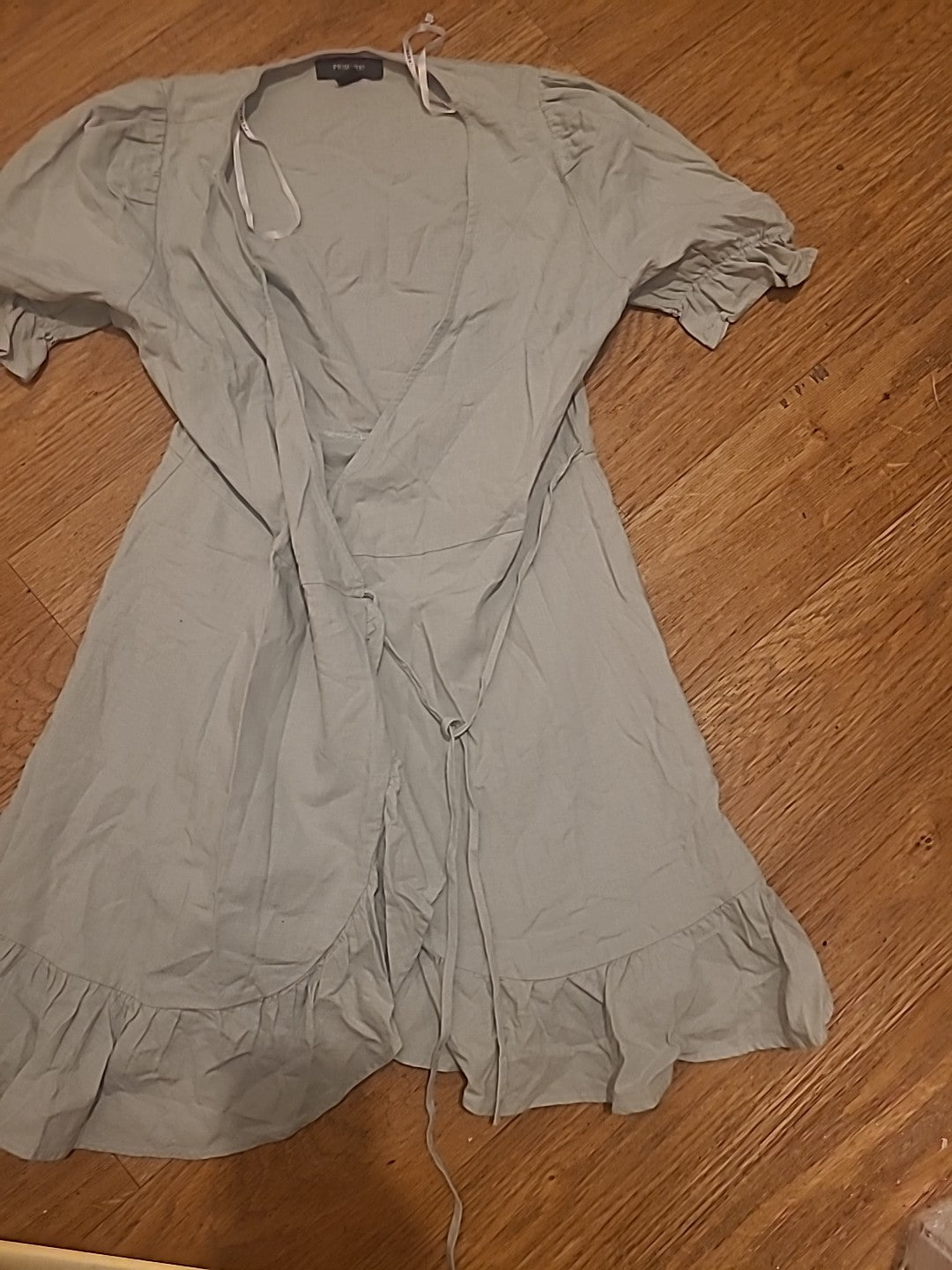 Ladies Primark Size 10 Pale Sage V Neck Short Sleeved Dress