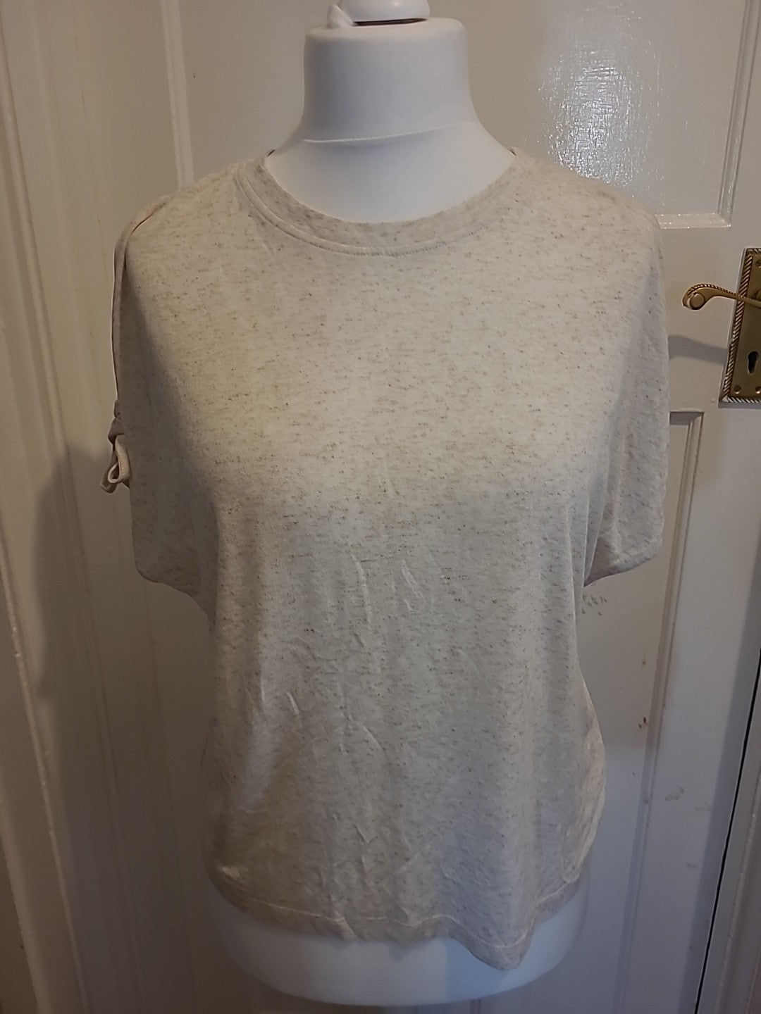 Ladies Lands End Size Small Short Sleeved Pale Beige Fleck Top