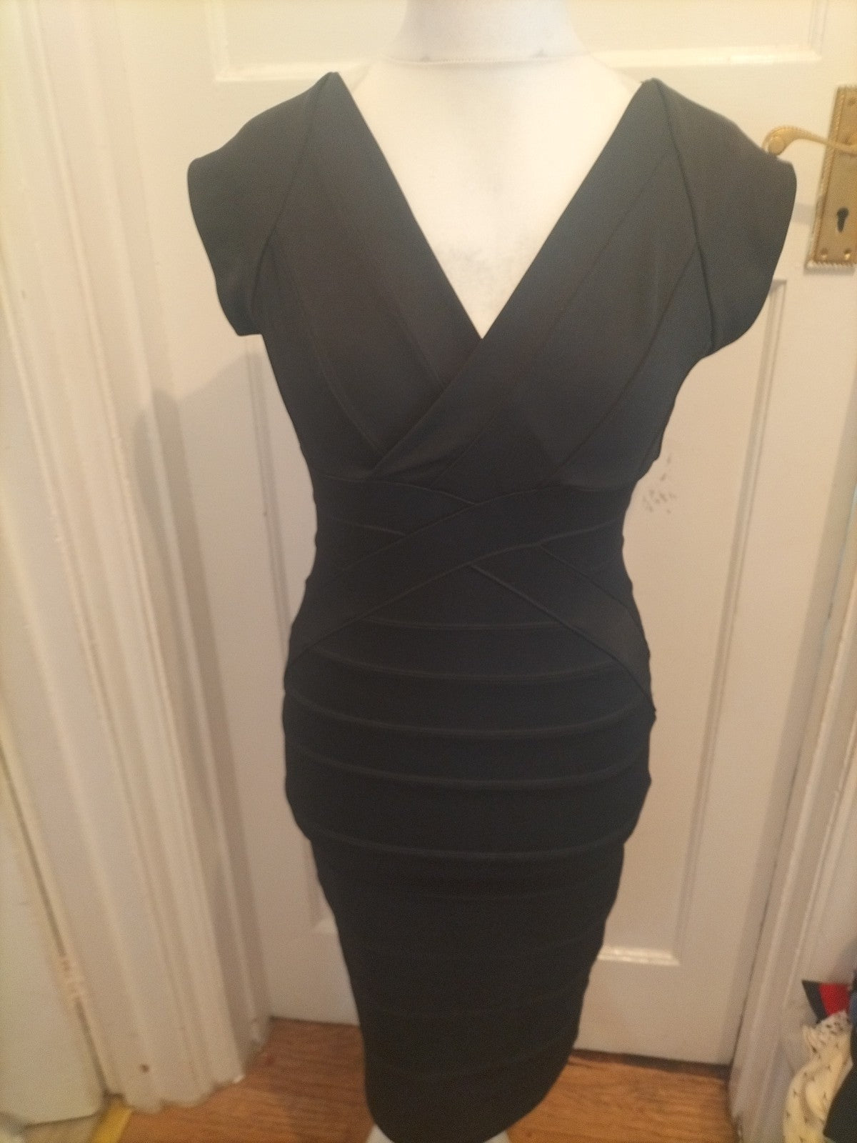 Papaya Guestlist 12 Black Sleeveless V Neck Dress