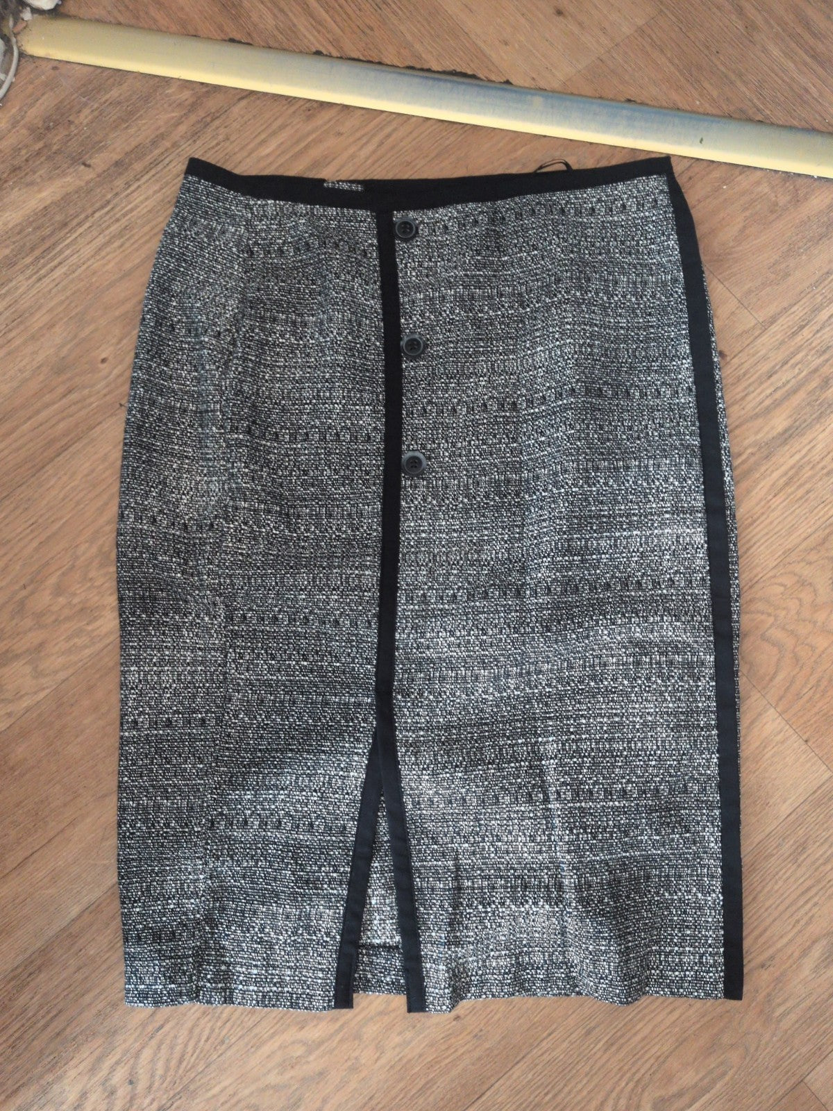 Tu 12 Black And White Flecked Front Split Skirt Midi-Long