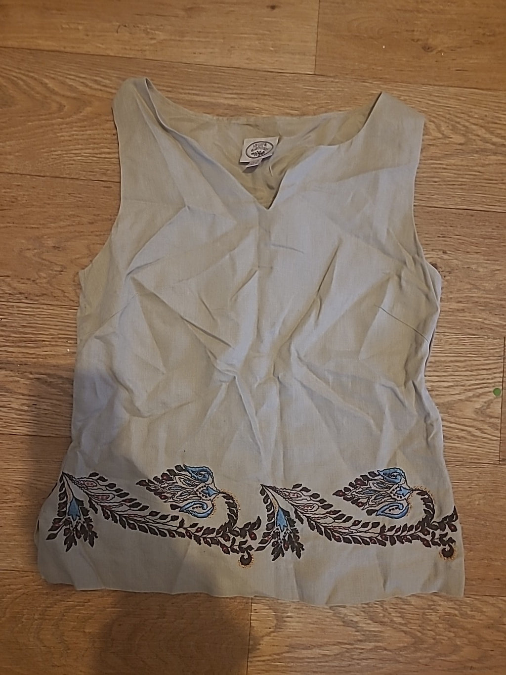 Ladies Laura Ashley Size 8 Beige Sleeveless Blouse