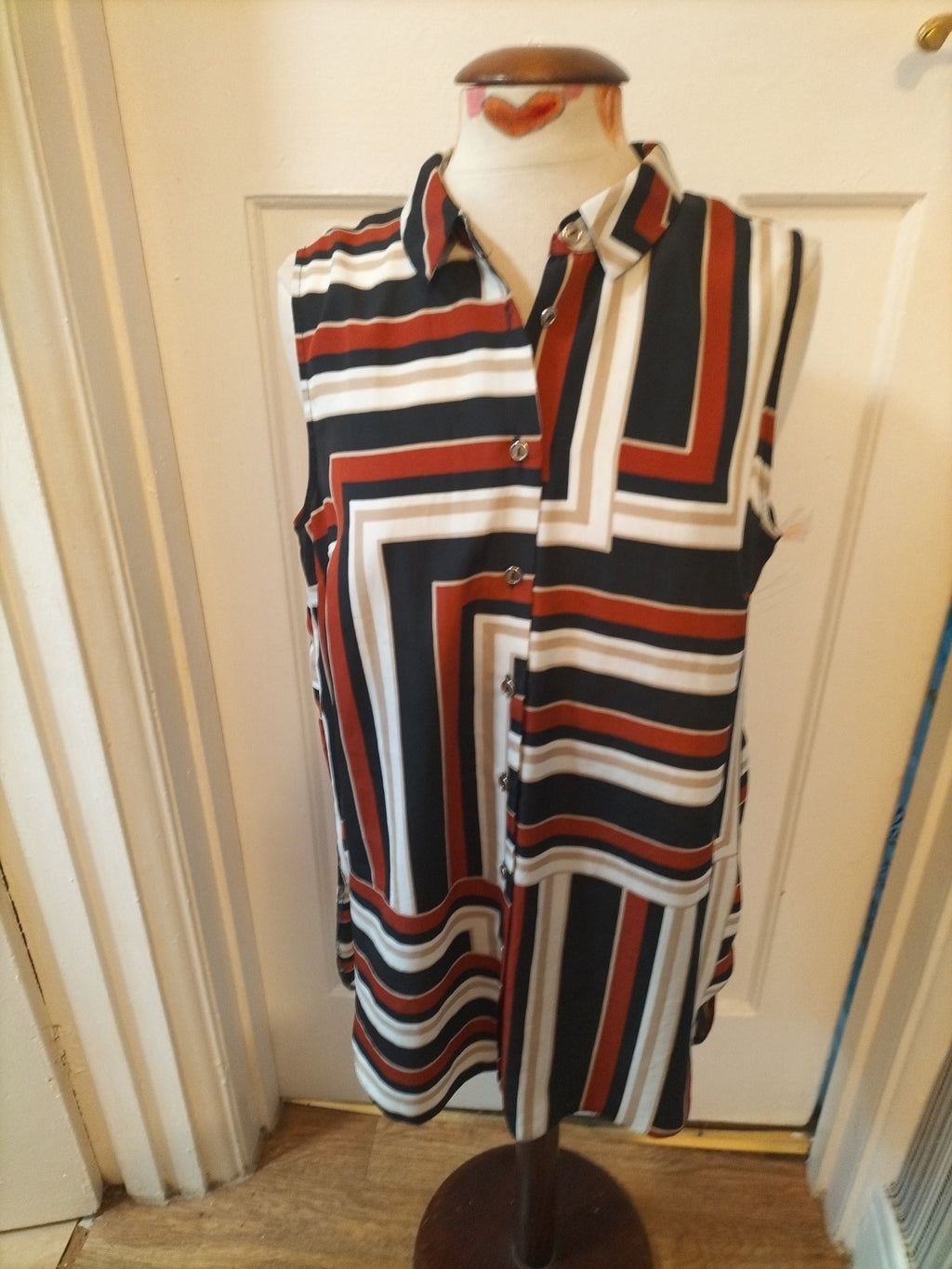 Ladies F&F Size 16 Multicoloured Striped Buttoned Sleeveless Blouse