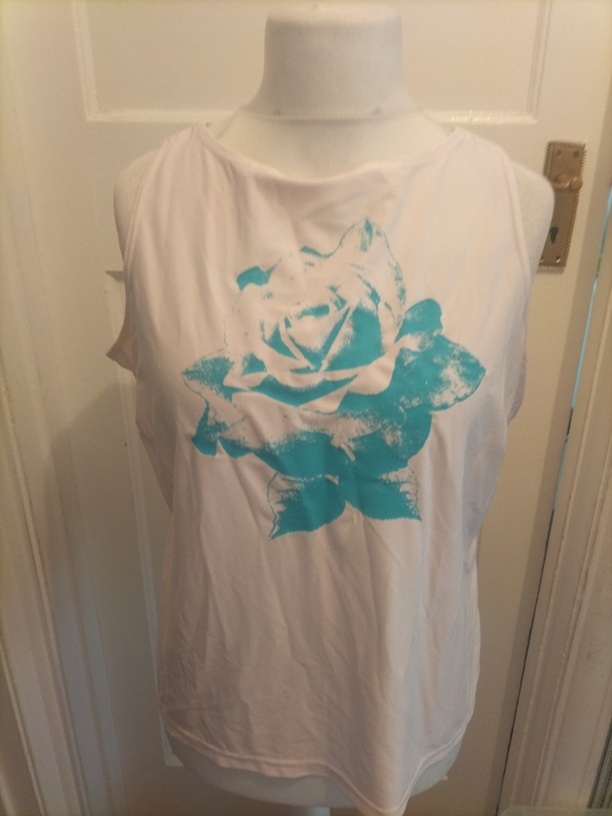 Etam 24 Pale Pink And Blue Rose Sleeveless T-shirt