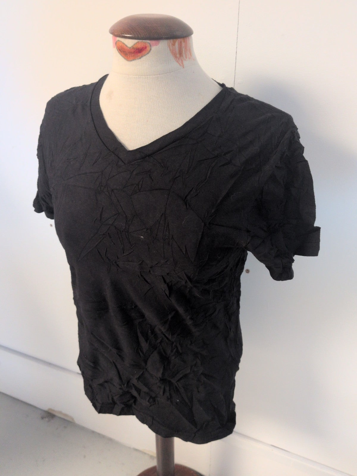 Ladies Gildan Size Small Black Short Sleeve V Neck T-shirt