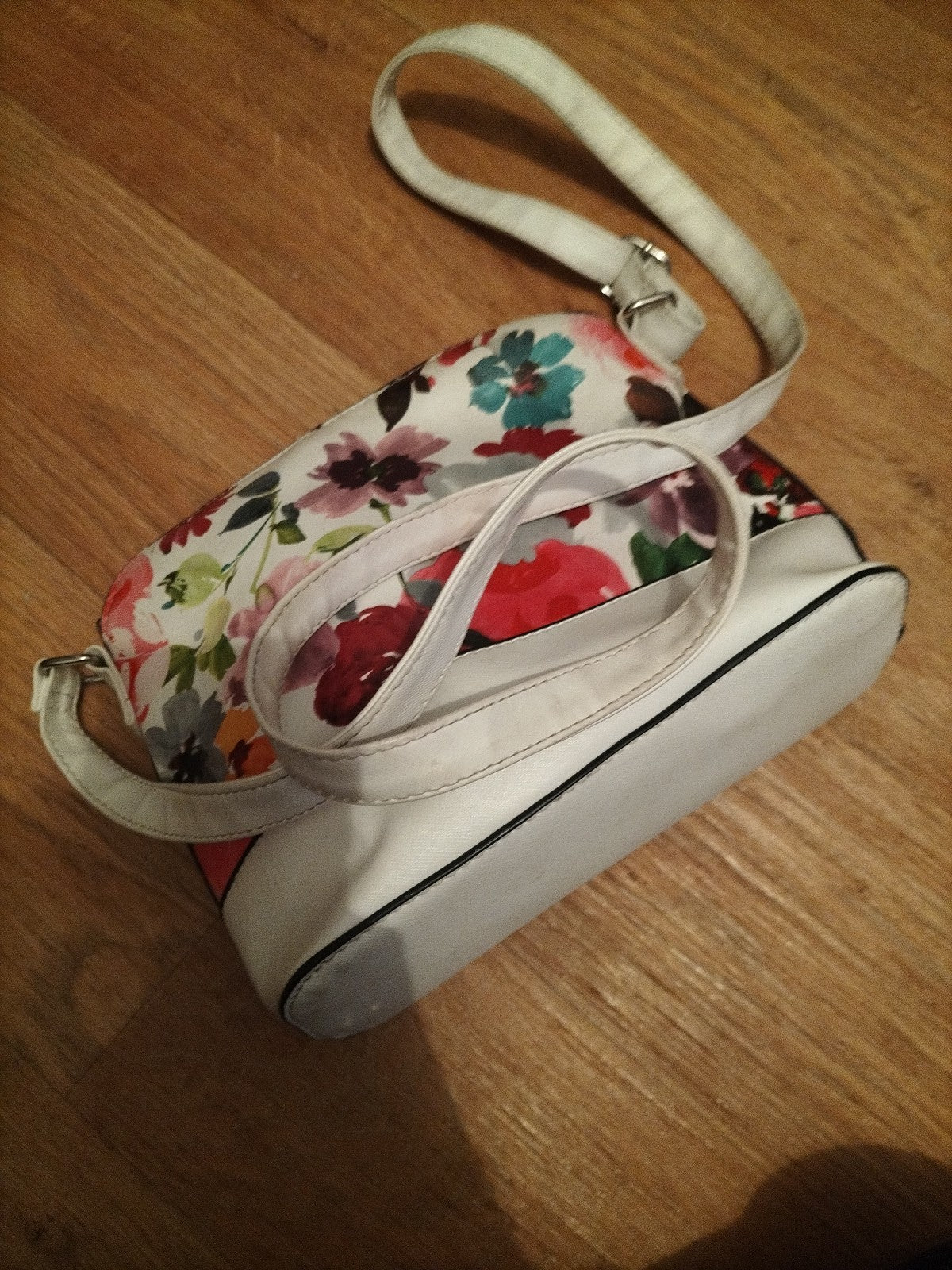 Ladies White Floral Handbag