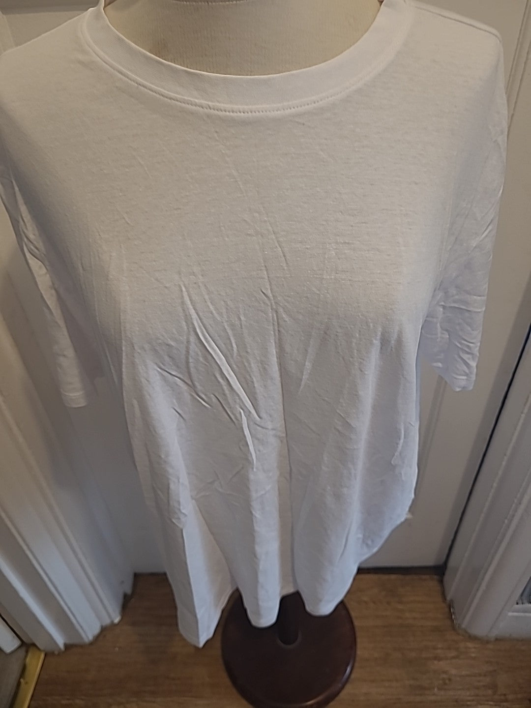 Mens Primark Size XL Regular Fit Whiye Round Neck Tshirt
