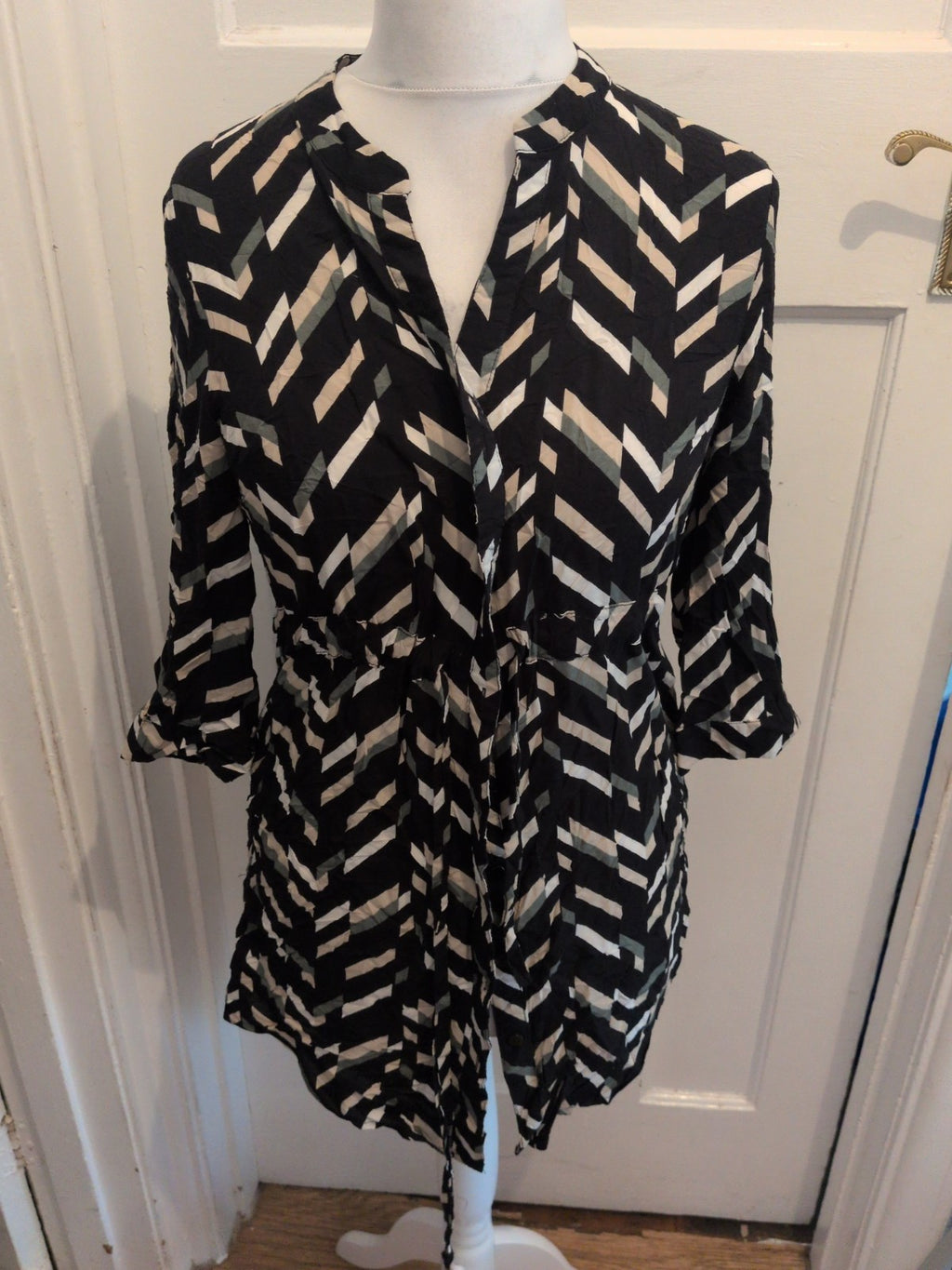 Apricot 12 Black With Patterning Buttoned 3/4 Sleeve Blouse