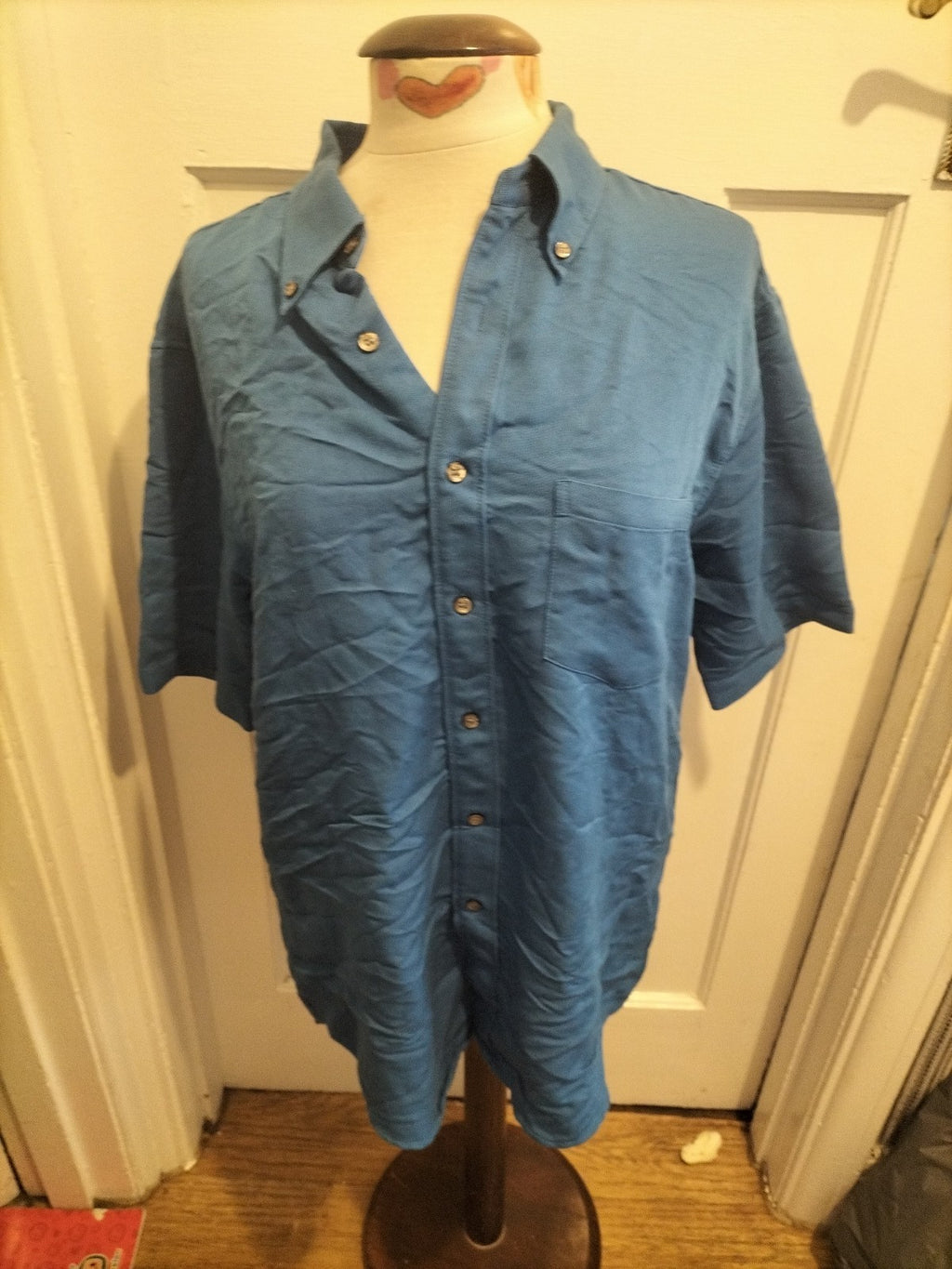Mens Burton Size Medium Blue Short Sleeved Buttoned Shirt
