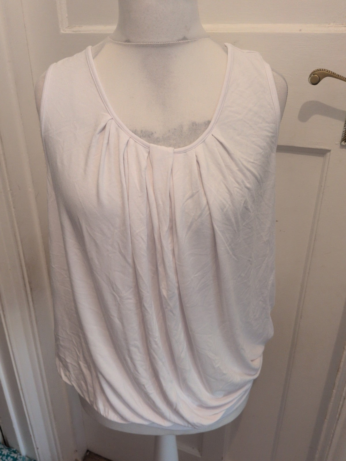 Everyday 20 White Scoop Sleeveless T-shirt