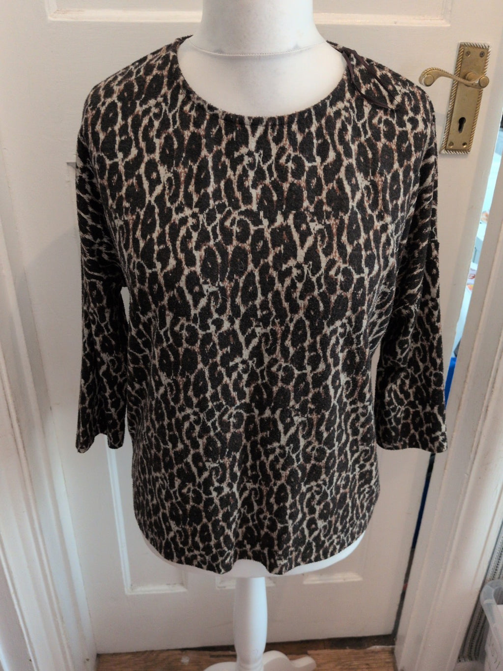 Tu 16 Leopard Print Lightweight Jumper
