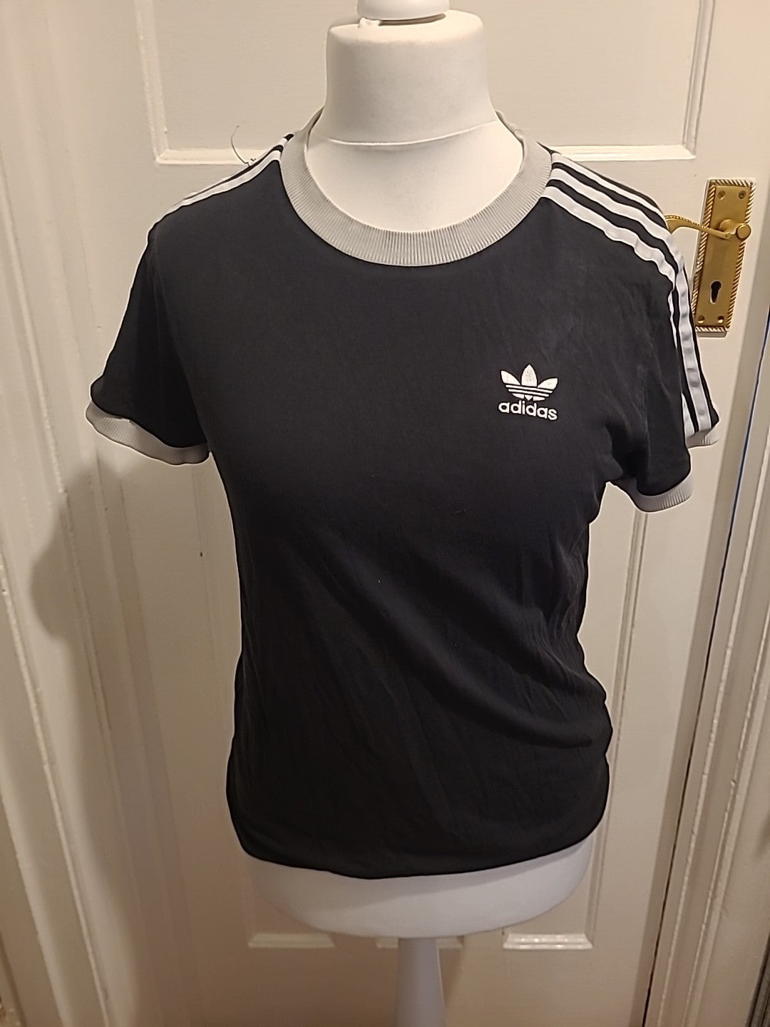Ladies Adidas Size 6 Black Short Sleeved Tshirt